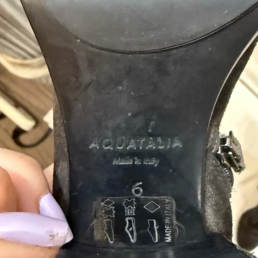 Aquatalia Indira Brown Round Toe Buckled Booties Size 6